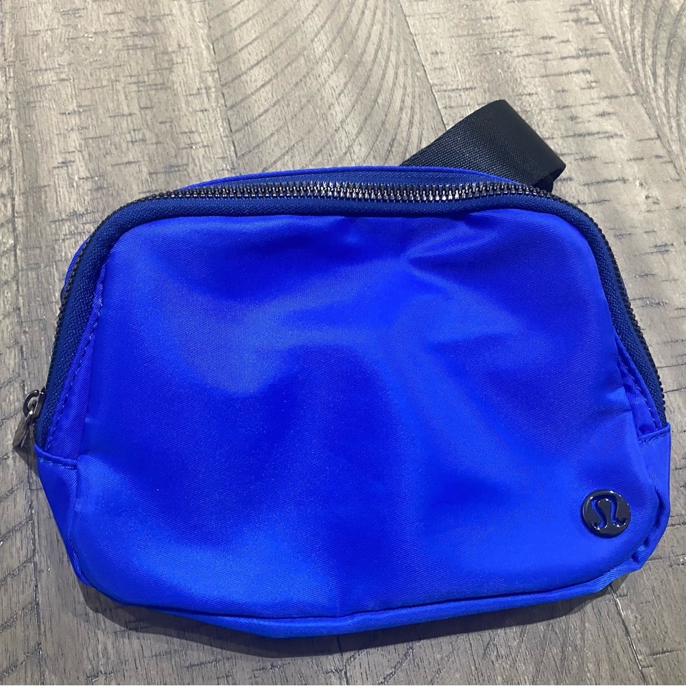 Lululemon belt bag